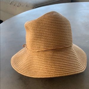Straw material summer hat 👒 bundle & save 🌻